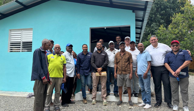 Raymond Pozo lleva esperanza y desarrollo a su tierra natal con centro comunitario en Nigua de Jamey